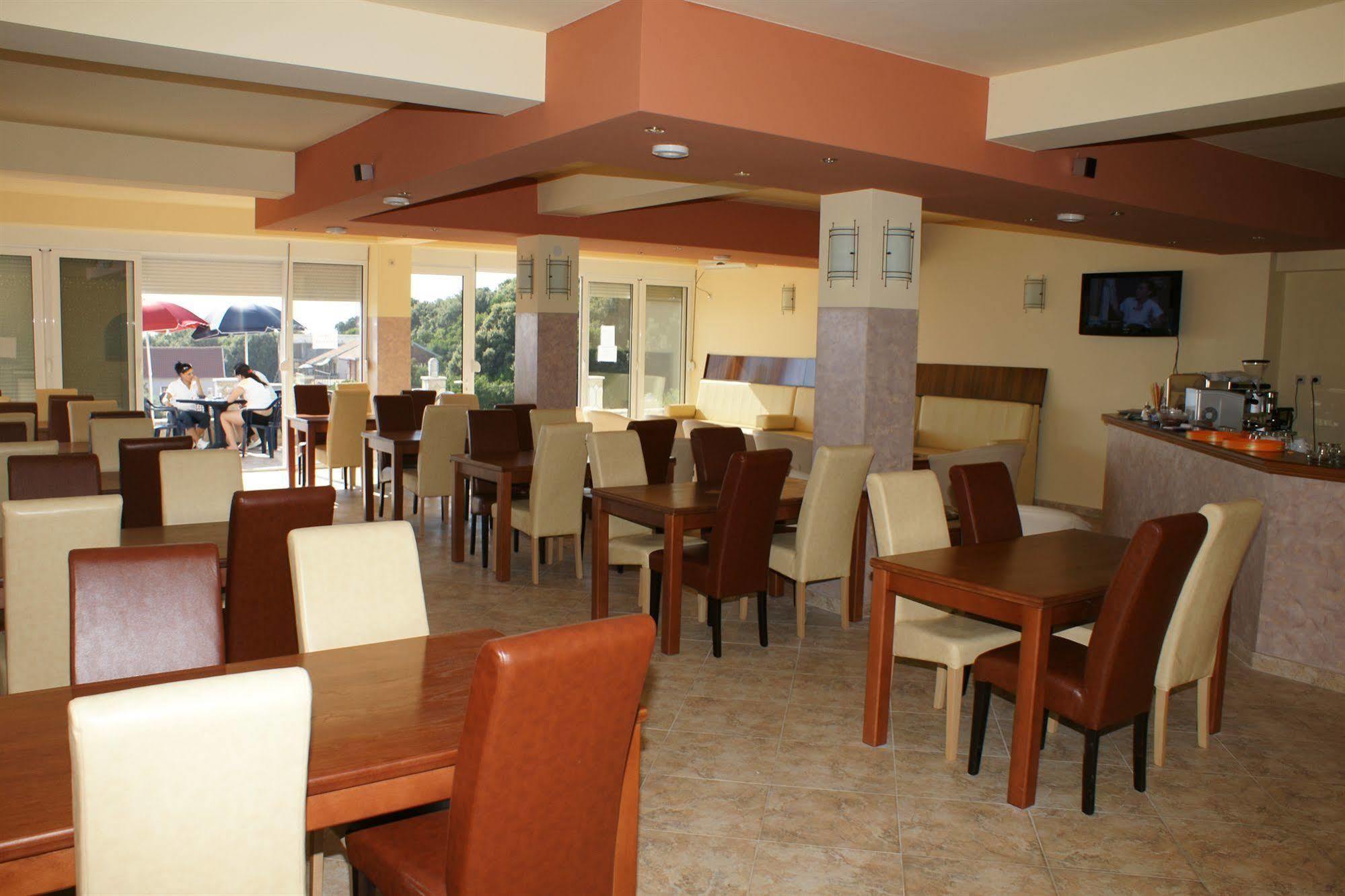Apartments De Lara Utjeha Ngoại thất bức ảnh