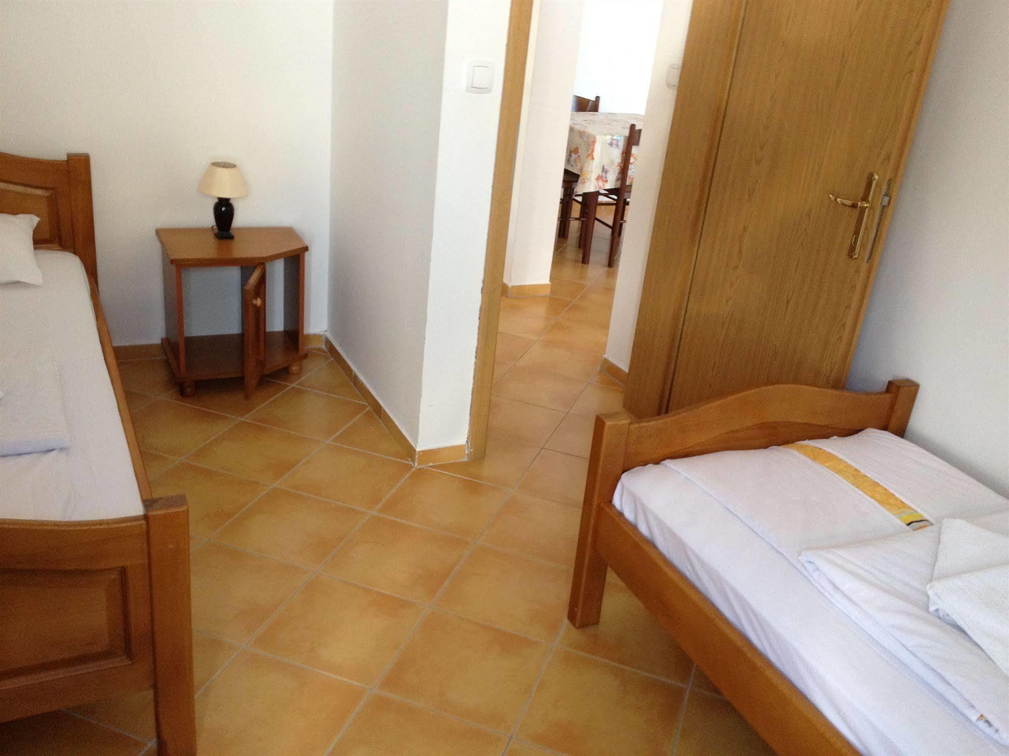 Apartments De Lara Utjeha Ngoại thất bức ảnh